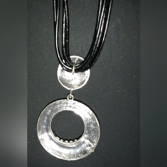 Hammered Open Circle Necklace - Picture 9 of 11
